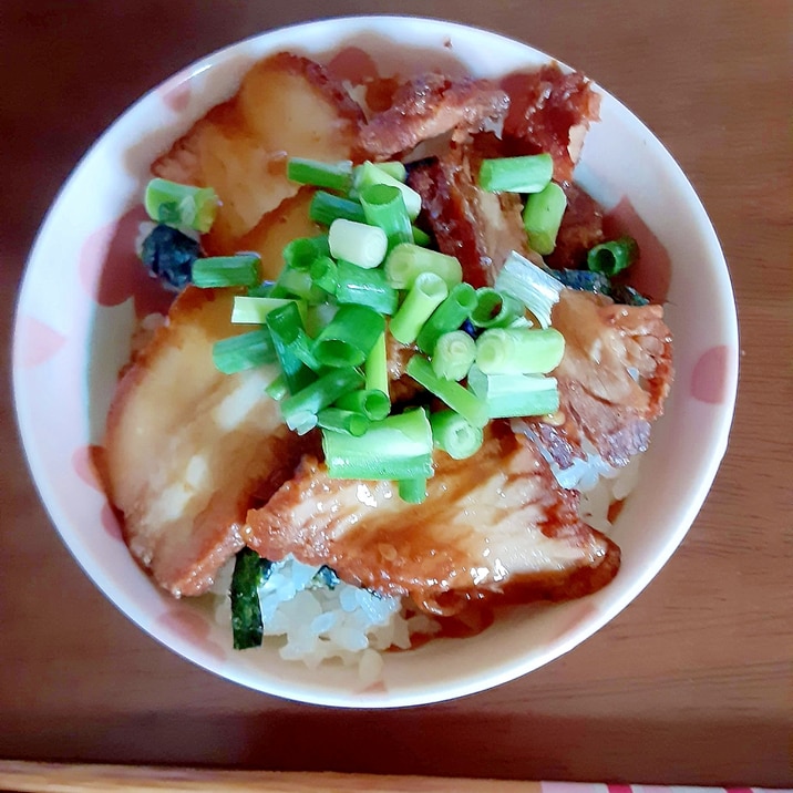 市販のチャーシューで簡単丼 レシピ 作り方 By Cubebox 楽天レシピ
